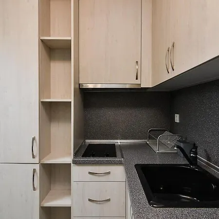 Budget In Center Unde Roof Διαμέρισμα Βάρνα