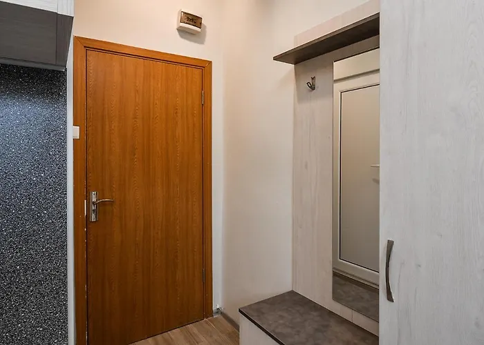 Budget In Center Unde Roof Διαμέρισμα *